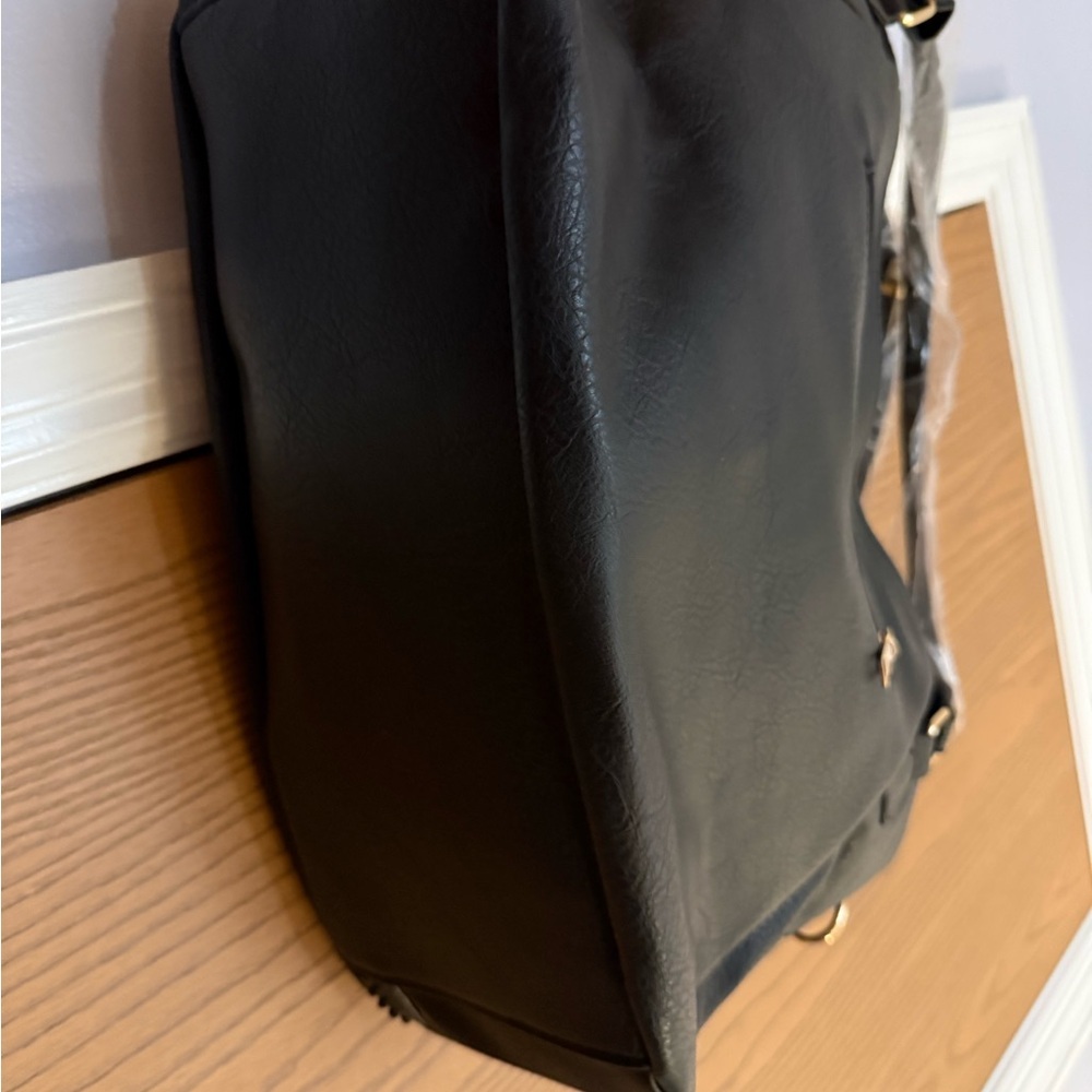NWT Elegant Black Handbag with Tassel Detail - Picture 3 of 4